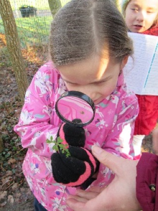 Children experience the seasons and learn about where they live